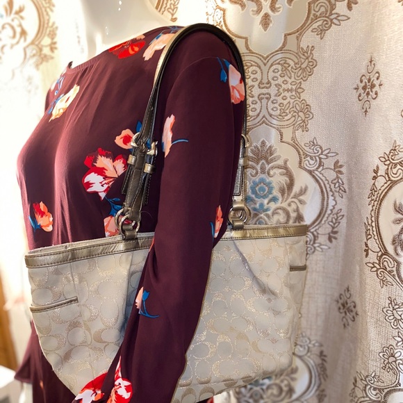 Preloved coach shoulder bag - Picture 5 of 5